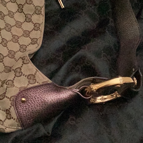 Authentic vintage GUCCI
Bamboo Ring Hobo - Picture 6 of 13